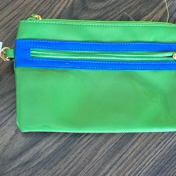 CAPELLI, New York Patent Vinyl Wristlet/Cosmetic Bag NWT - Picture 3 of 5